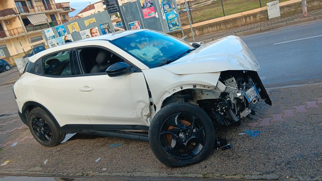 Alfa Romeo Junior incidentata sinistrata mondialcars 024