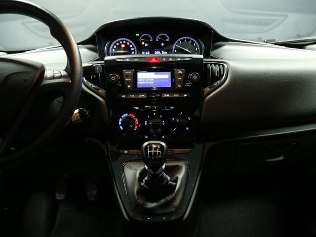 LANCIA Ypsilon 1.0 FireFly 5 porte S&S Hybrid Ecochic Silver