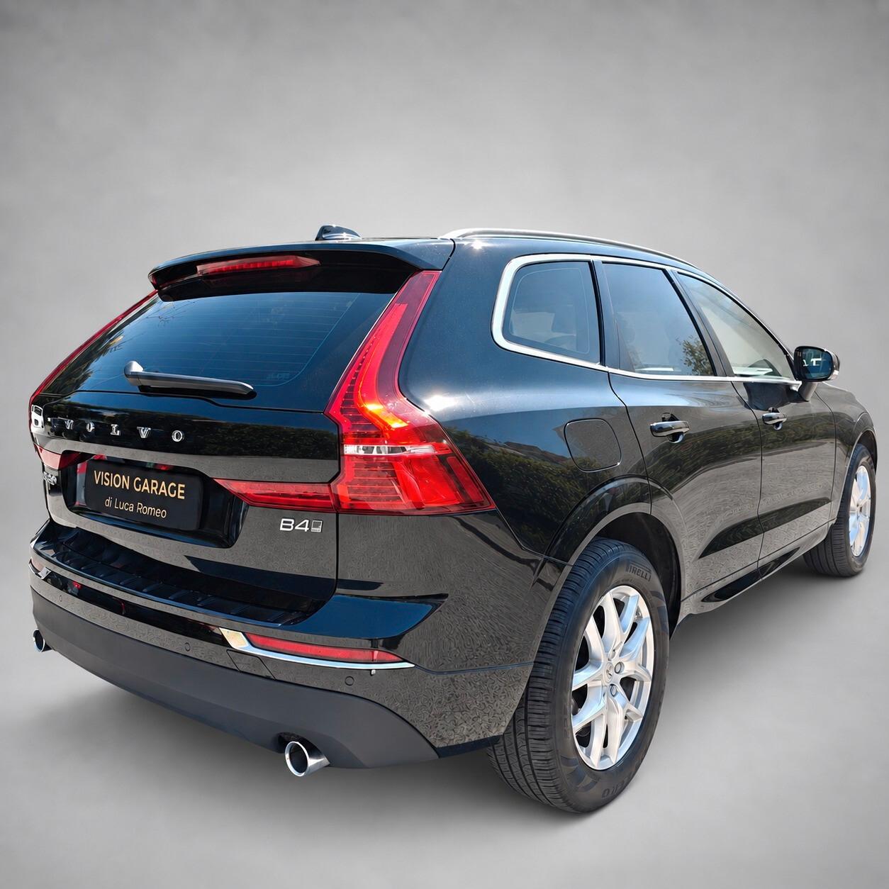 VOLVO XC60 2.0 B4 AWD 197 CV Geartronic Momentum