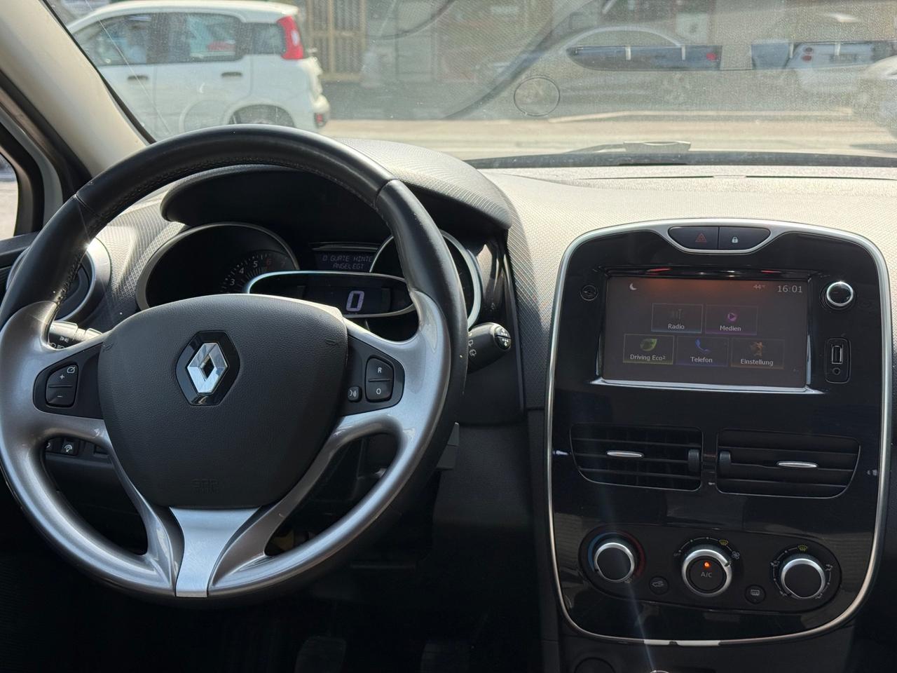 Renault Clio 1.2 75CV 5 porte LIMITED GARANTITA