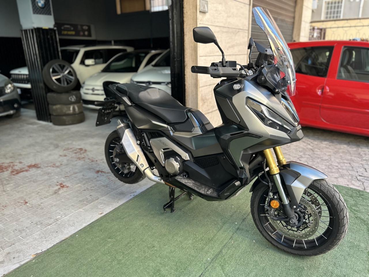 X ADV 750 DCT ABS