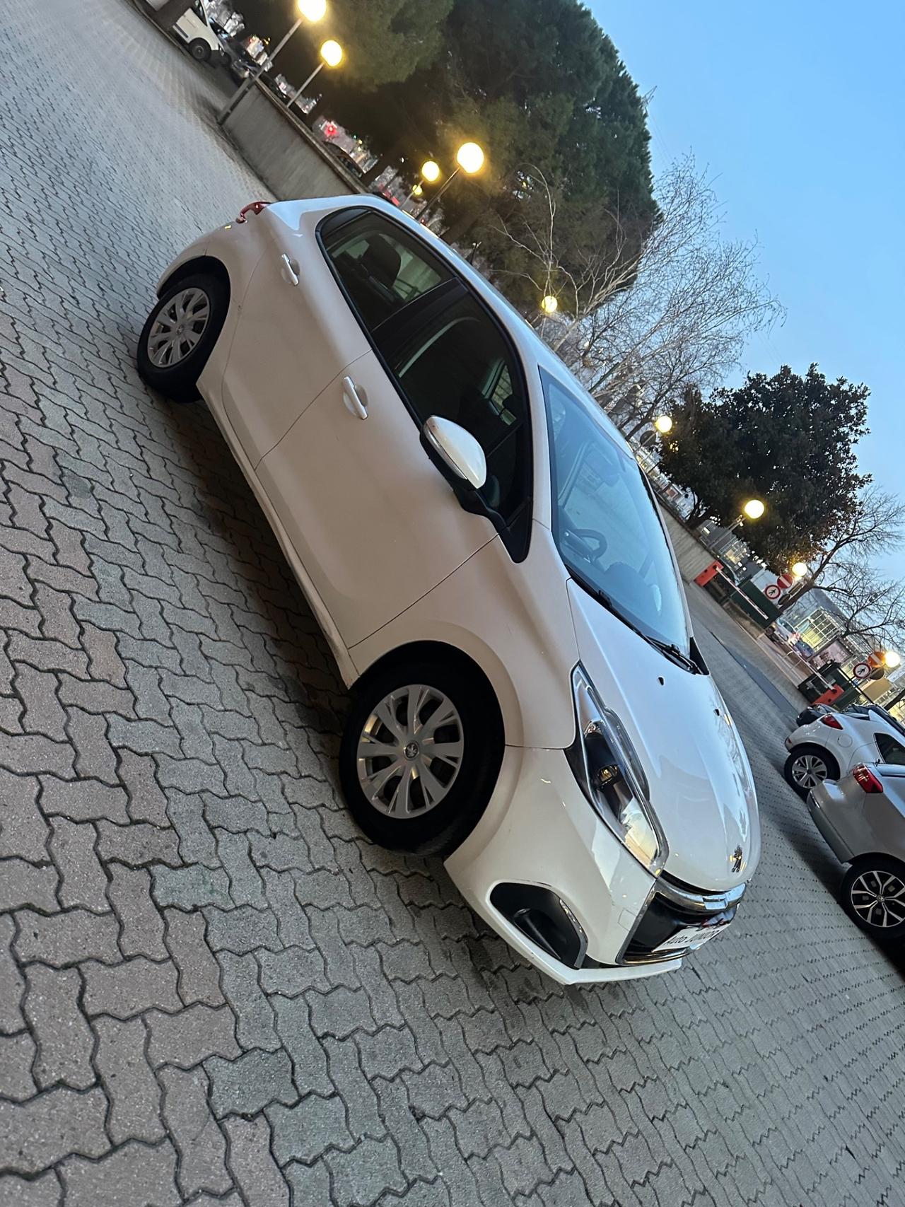 Peugeot 208 BlueHDi 75 5 porte Active