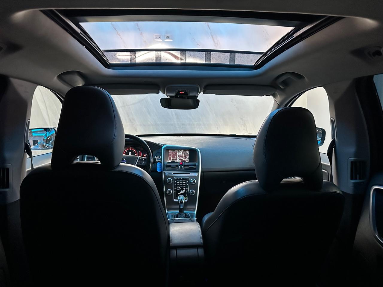 Volvo XC 60 XC60 D4 AWD Geartronic R-design Momentum N1