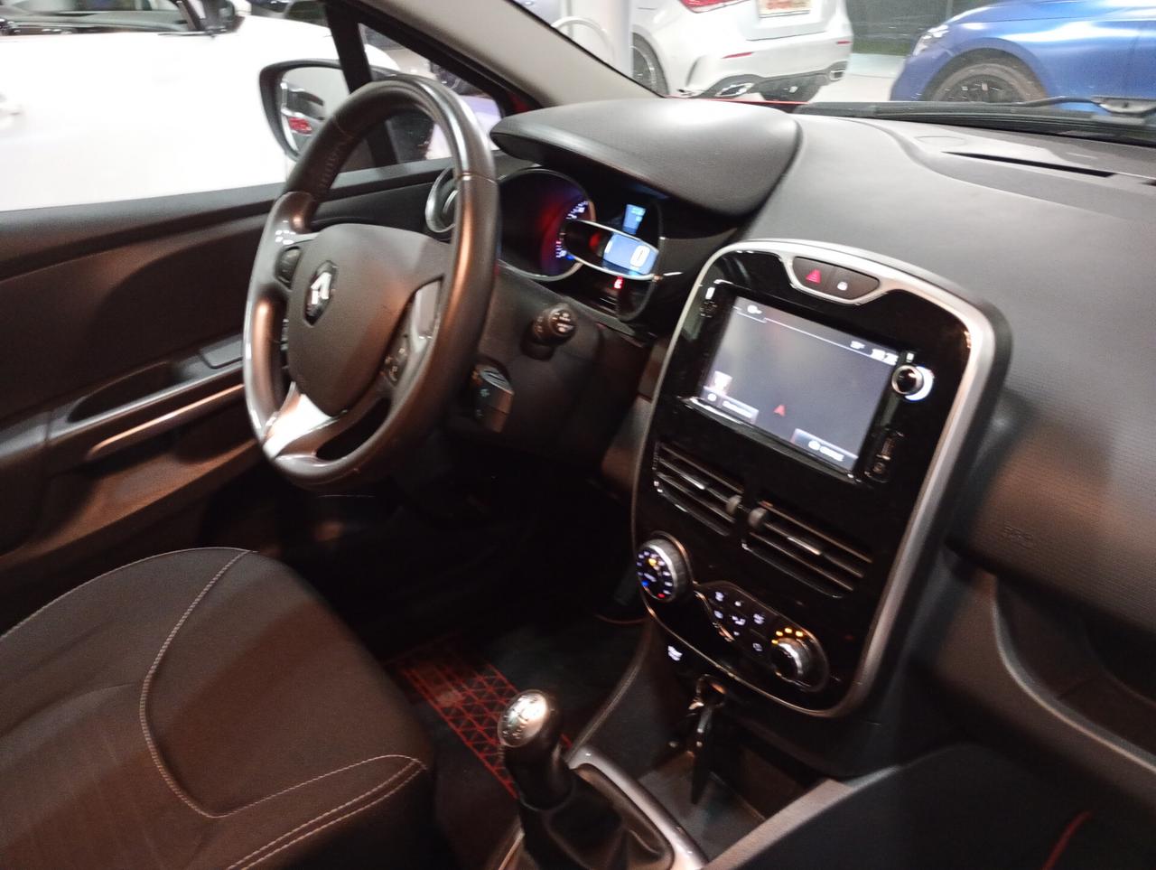 Renault Clio TCe 12V 90CV Start&Stop 5 porte Limited - Neopatentati