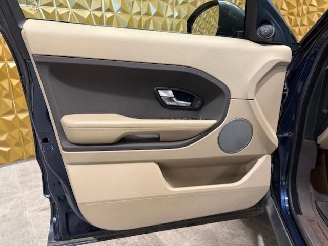 Land Rover Range Evoque 2.2 TD4 5p. Pure