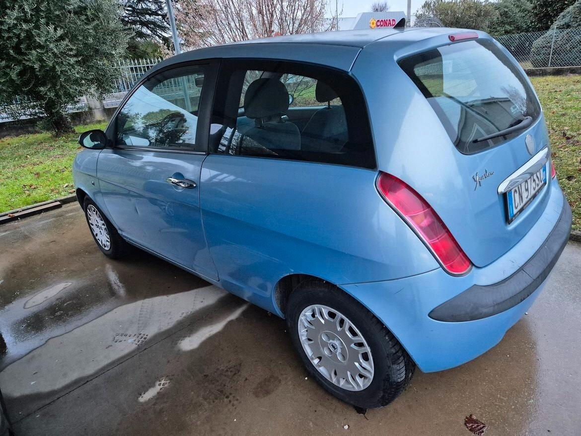 Lancia Ypsilon 1.2 Argento ok neopatentato TAGLIANDATA E REVISIONATA