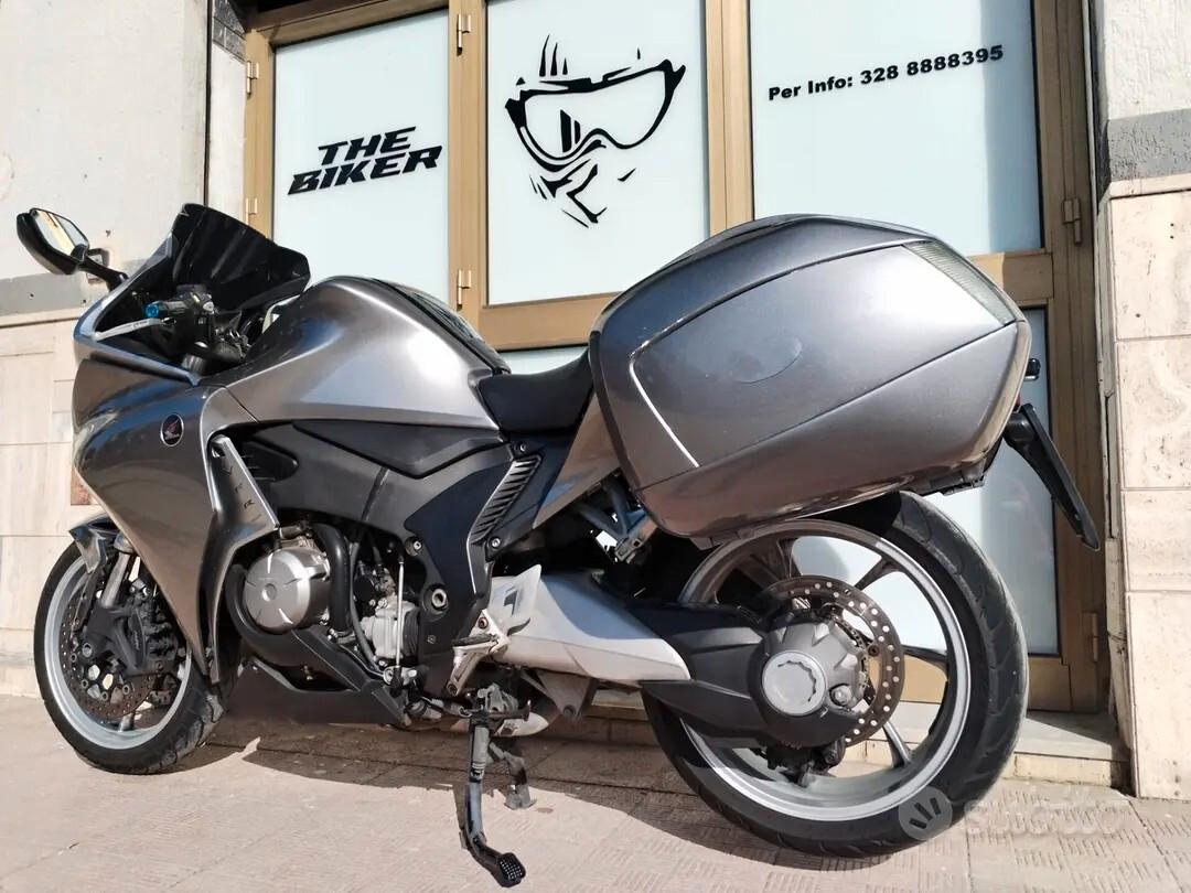 Honda VFR 1200 F V4 173 cv