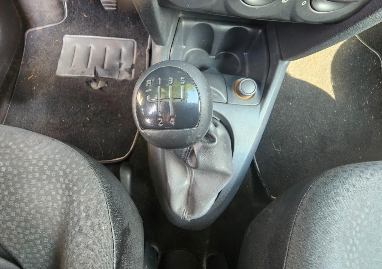 Renault Clio Storia 1.2 5 porte 2009 GPL OK NEOPATENTATI