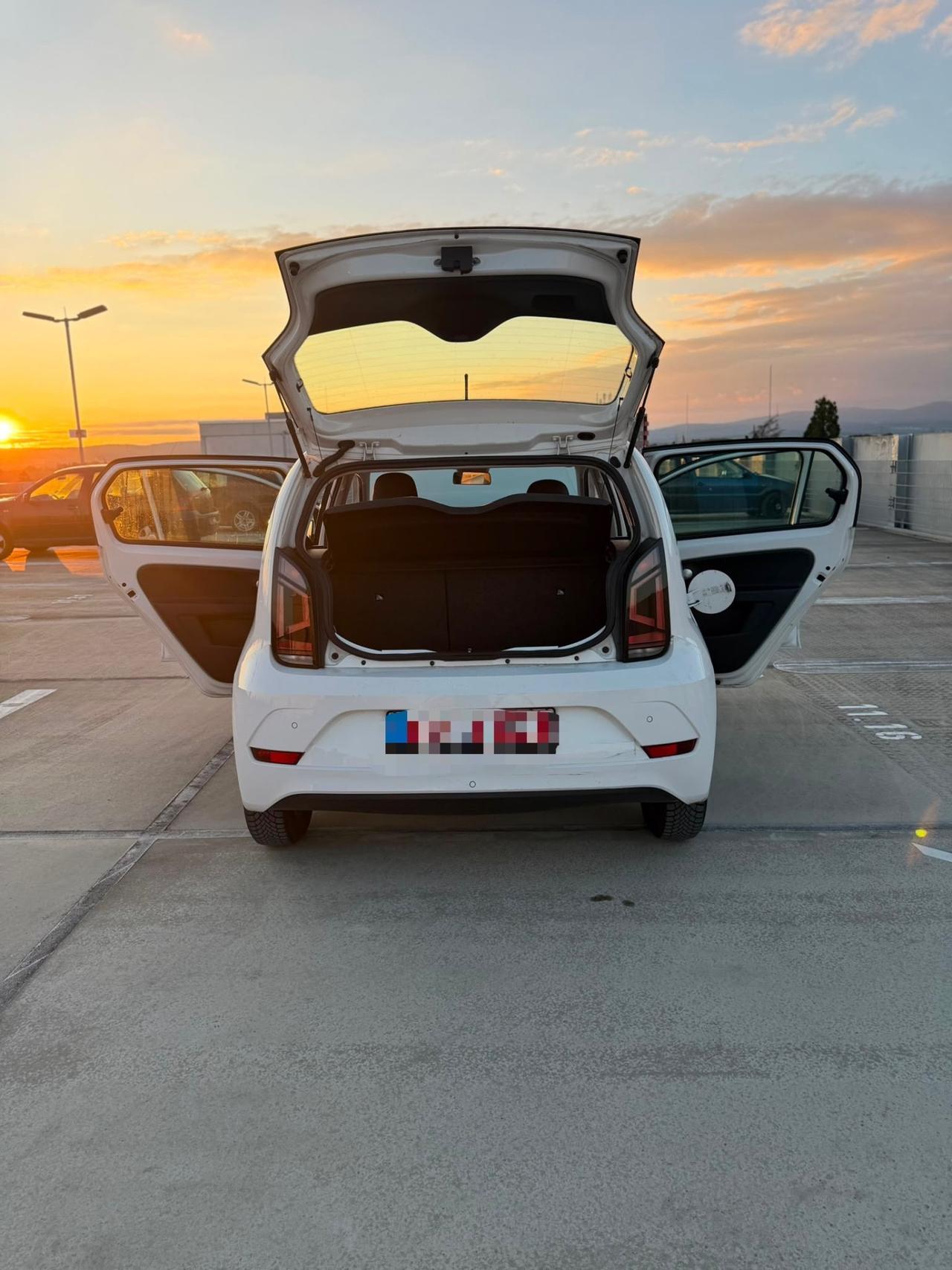 Volkswagen up! 1.0 75 CV 5p. high