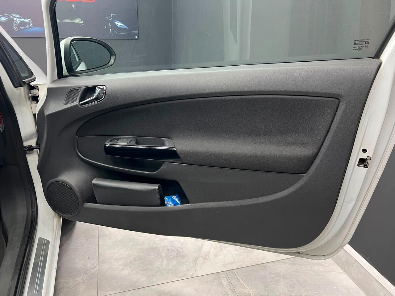 Opel Corsa 1.2 GPL NEOPATENTATI
