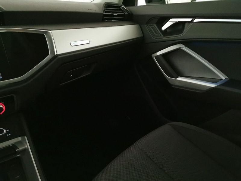 Audi Q3 35 2.0 tdi Business Advanced s-tronic