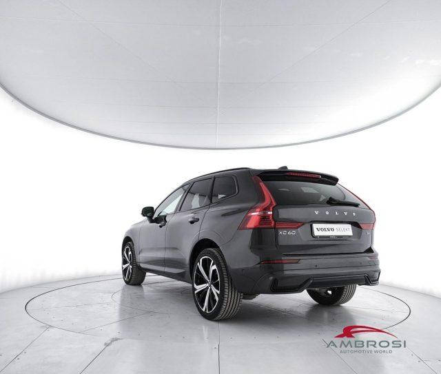VOLVO XC60 B4 (d) AWD automatico Ultimate Dark