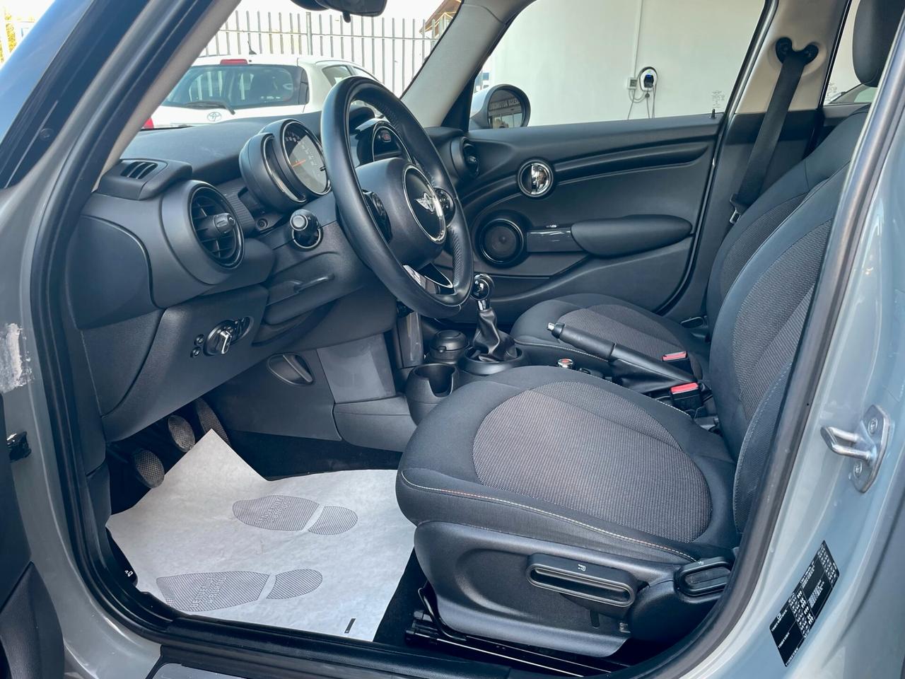 Mini Cooper D 1.5 116cv Business Auto