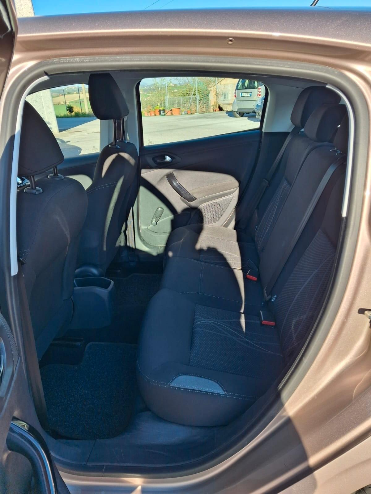 Peugeot 208 1.4 HDi 68 CV 5 porte Access