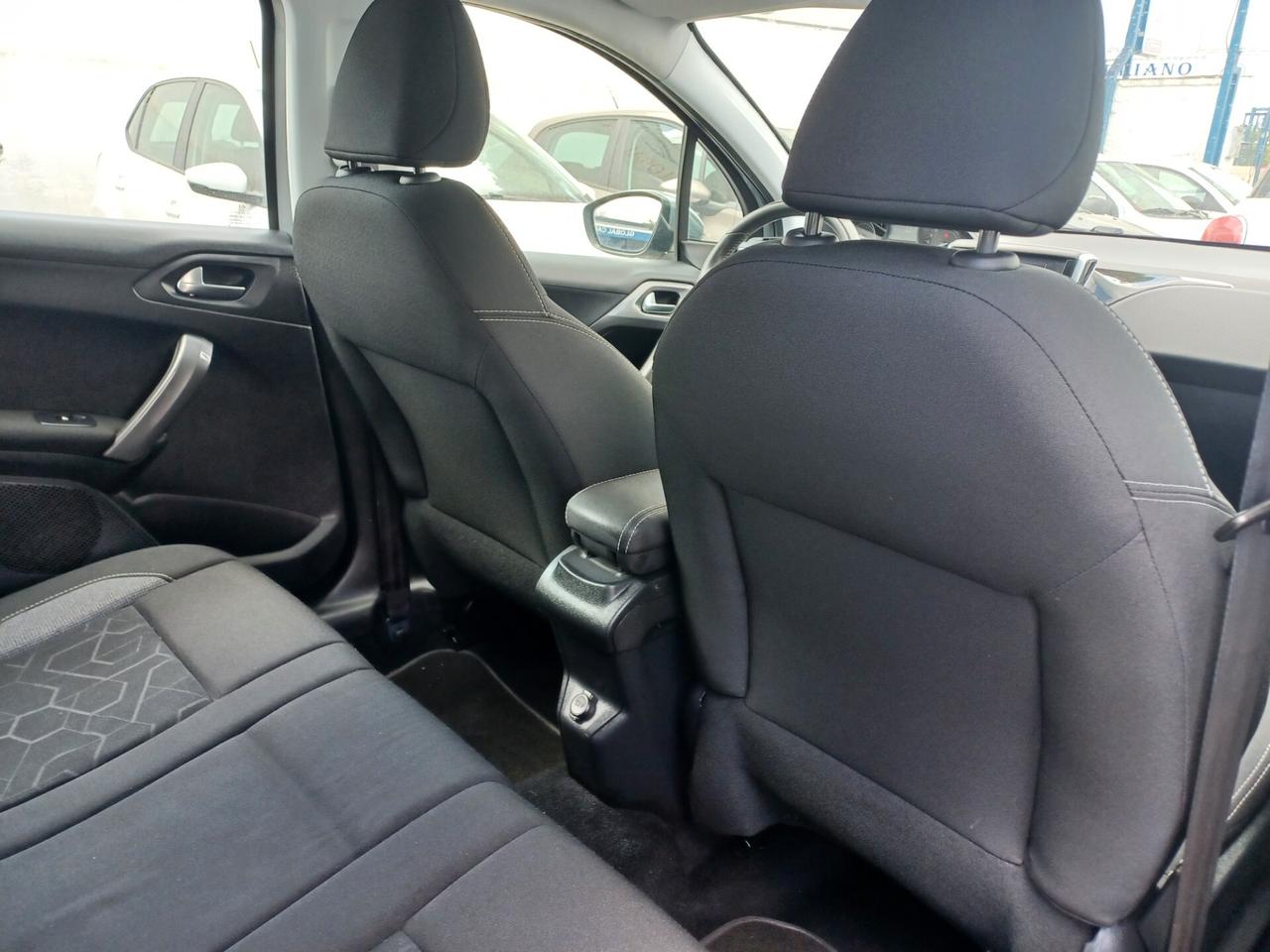 Peugeot 2008 1.2 Benzina Anno 2016 restyling