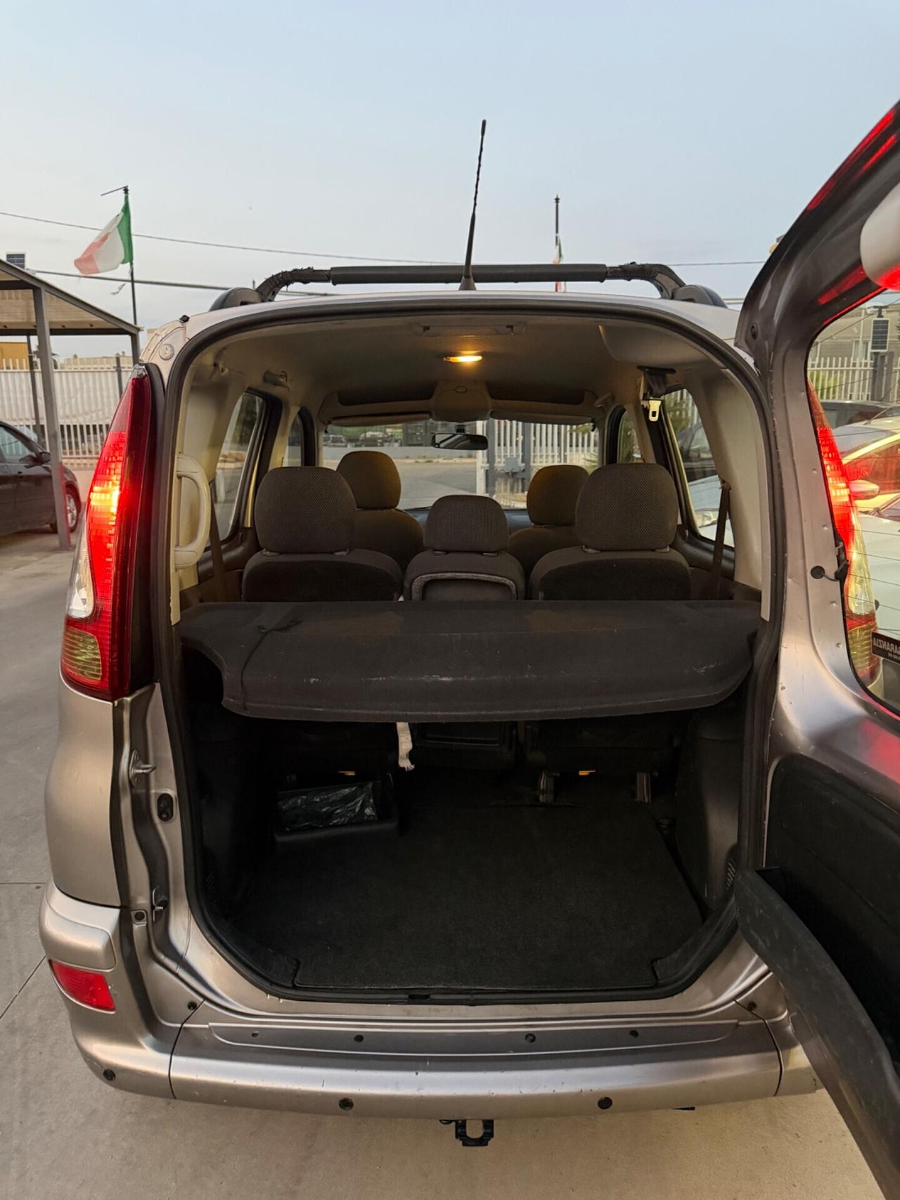 TOYOTA YARIS VERSO 1.4 DIESEL - GANCIO TRAINO