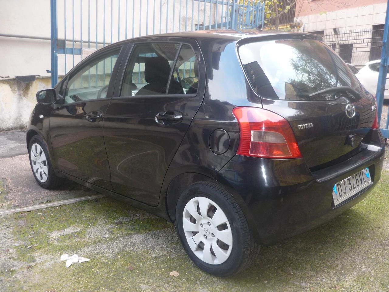 Toyota Yaris 1.0 5 porte Sol