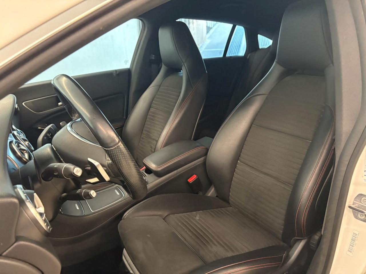 Mercedes-Benz CLA 200 d Shooting Brake Premium S.W.