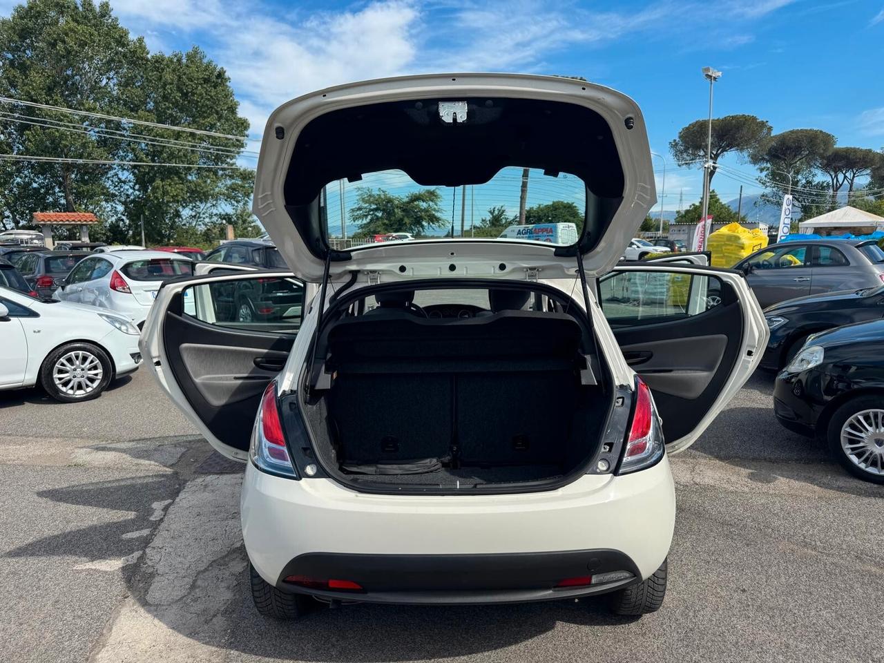 Lancia Ypsilon 1.2 BENZINA 69CV S&S SILVER 2012