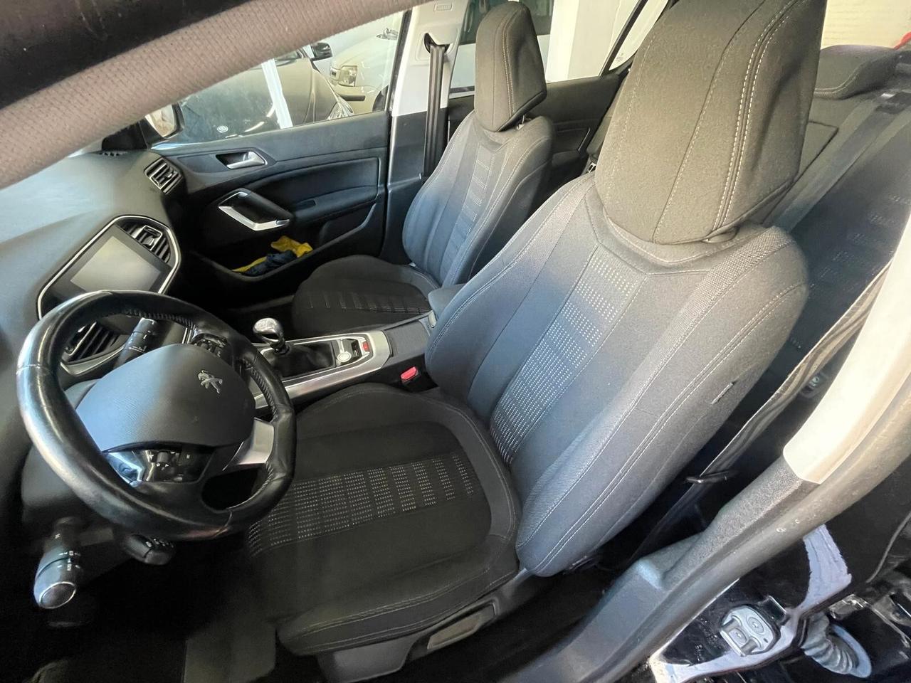 Peugeot 308 BlueHDi 120cv