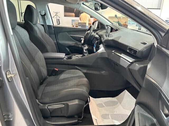 PEUGEOT 3008 1.5 bluehdi Active s&s