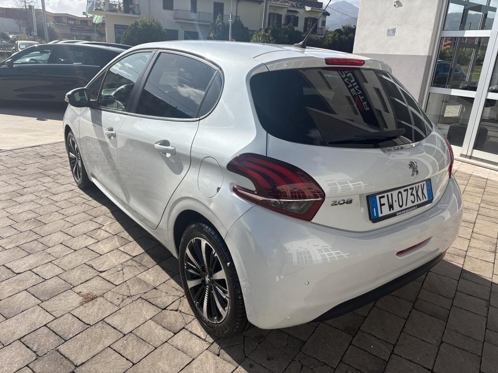 Peugeot 208 PureTech 5 porte Signature