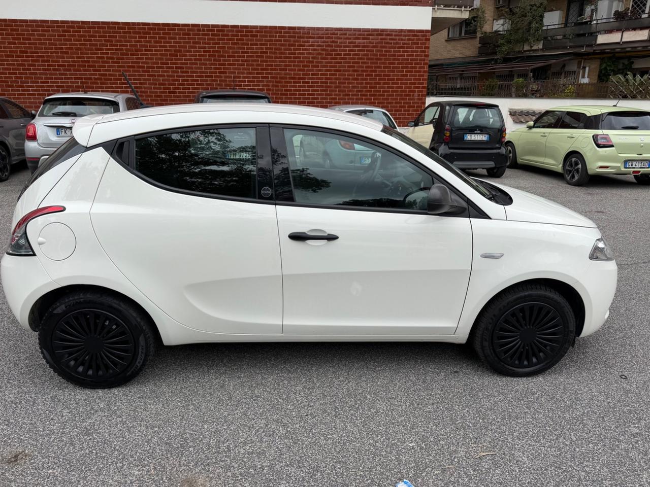Lancia Ypsilon 1.0 5p S&S Hyb - PREZZO PROMO -