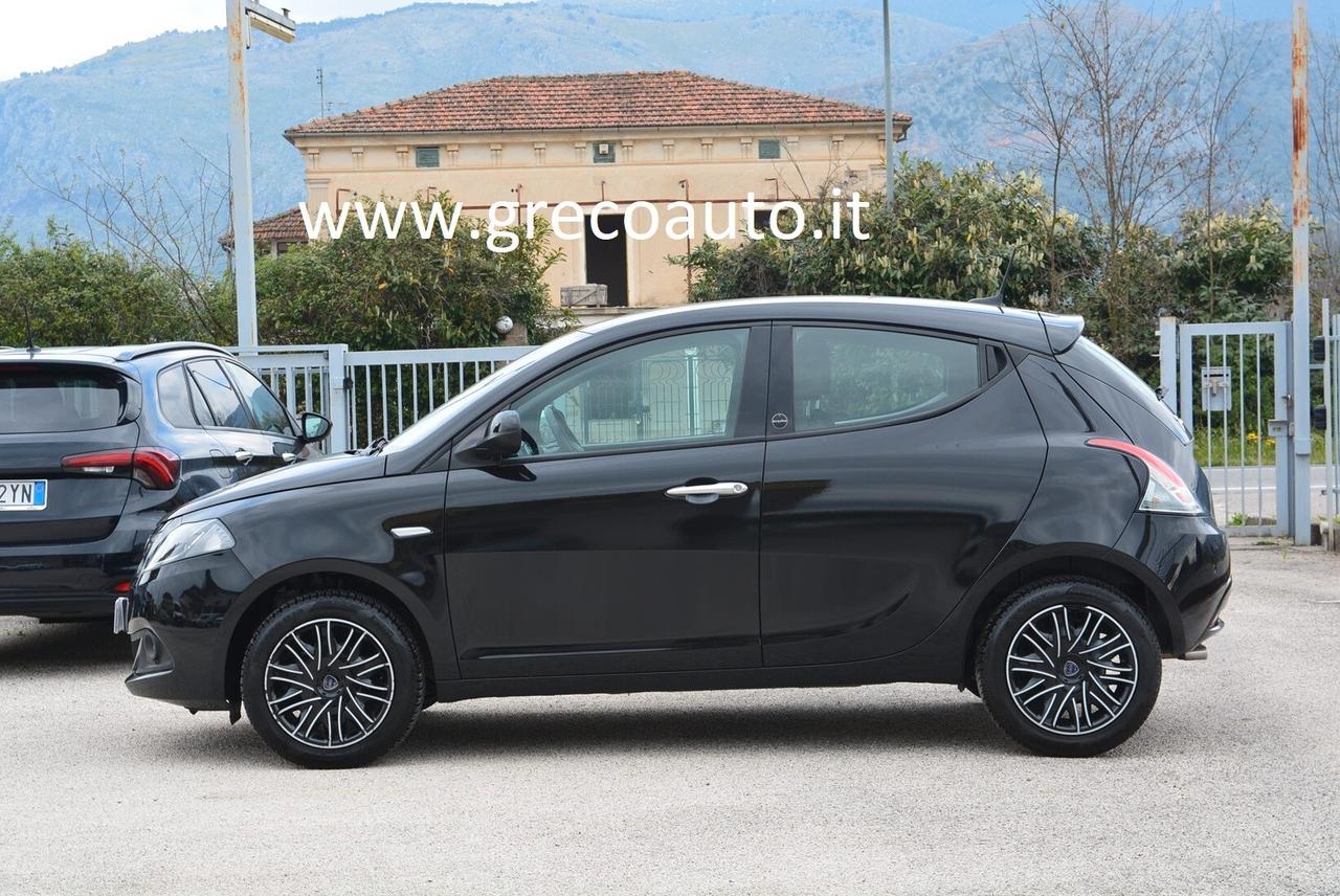 Lancia Ypsilon 1.0 FireFly 5 porte S&S Hybrid Ecochic Gold