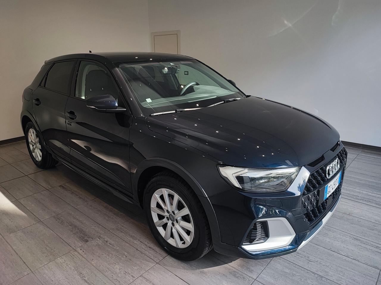 Audi A1 citycarver 30 TFSI Identity Contrast