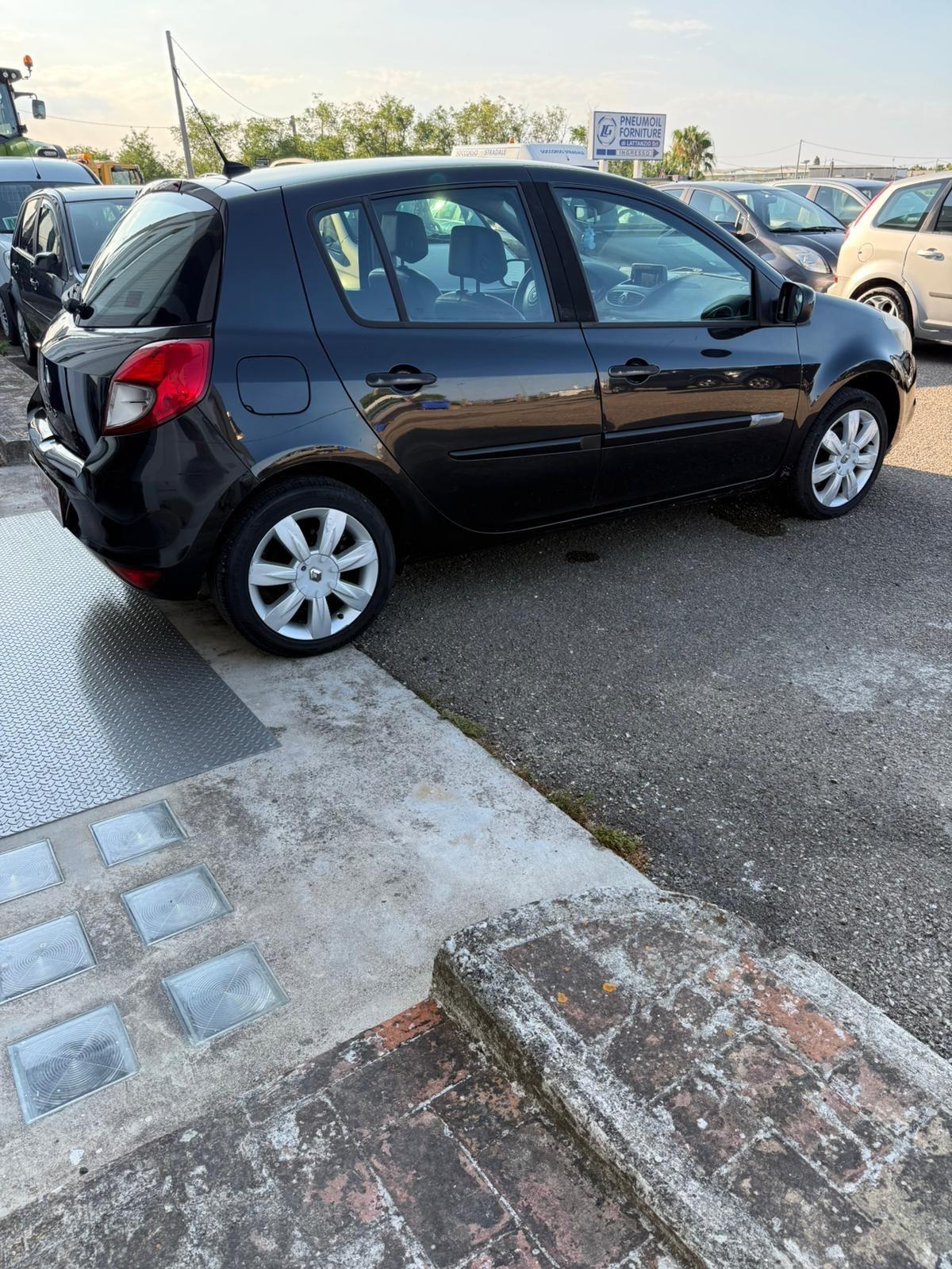 Renault Clio 1.5 dCi - NEOPATENTATI