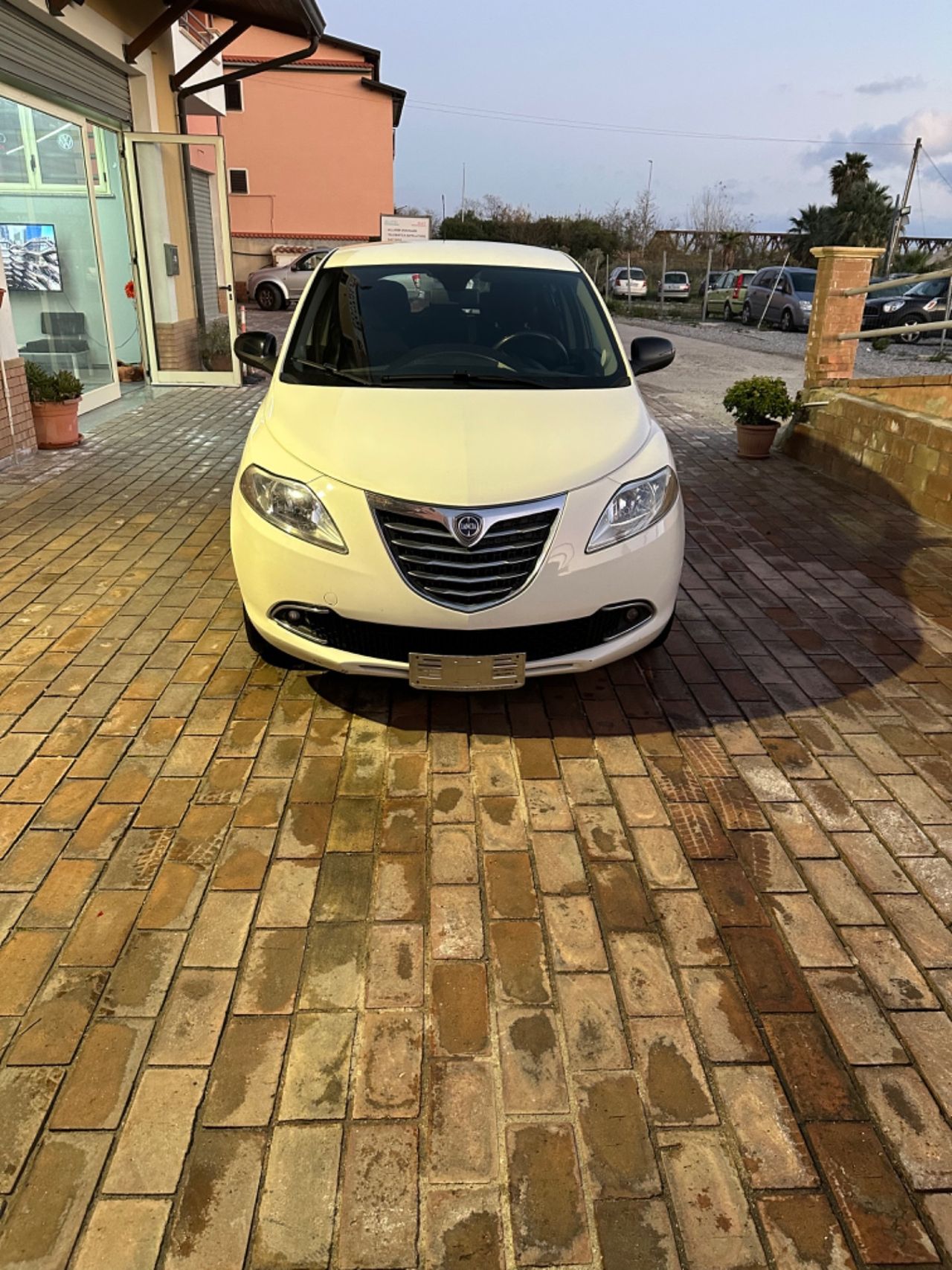 Lancia Ypsilon 1.3 MJT 16V 95 CV 5 porte S&amp;S Silver