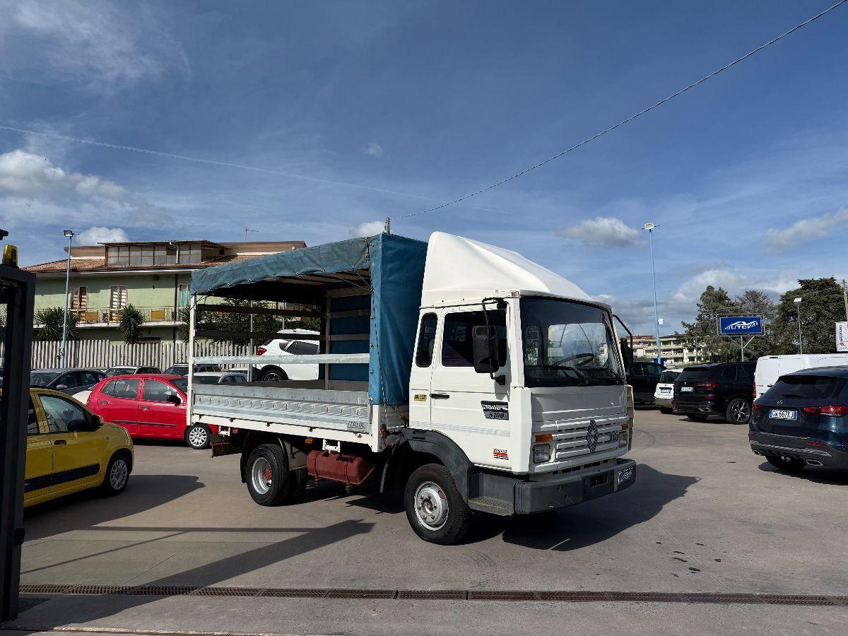 RENAULT FURGONE - CASSONE CON CENTINE E TELONE ( PATENTE C )