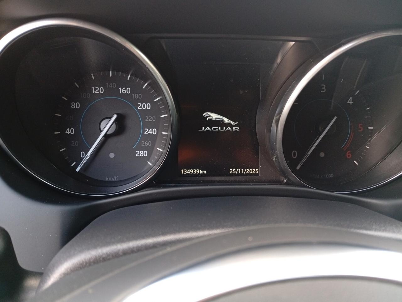 Jaguar XE 2.0 D Turbo Portfolio