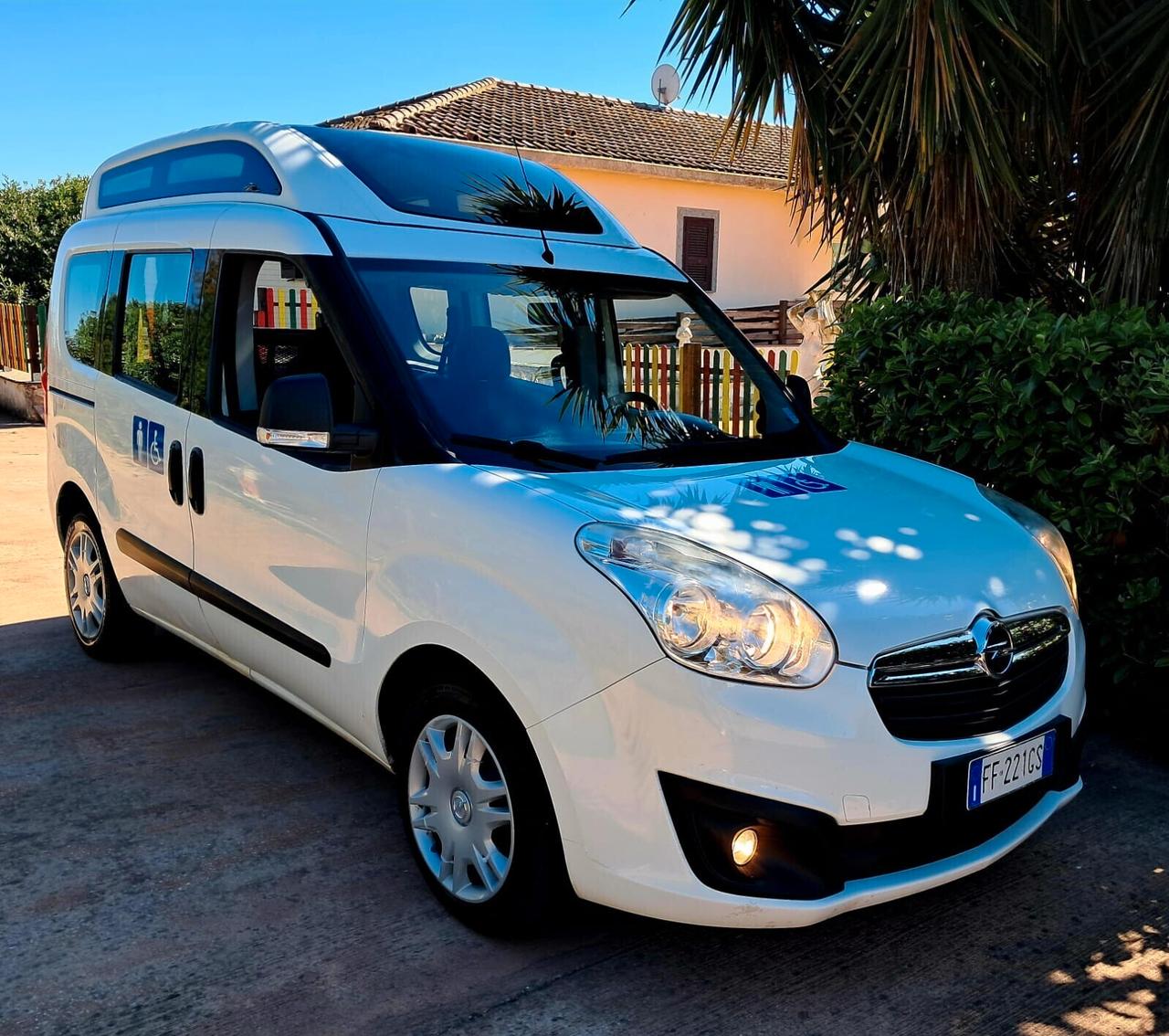 Opel Combo EURO 6 TETTO ALTO TRASPORTO DISABILI