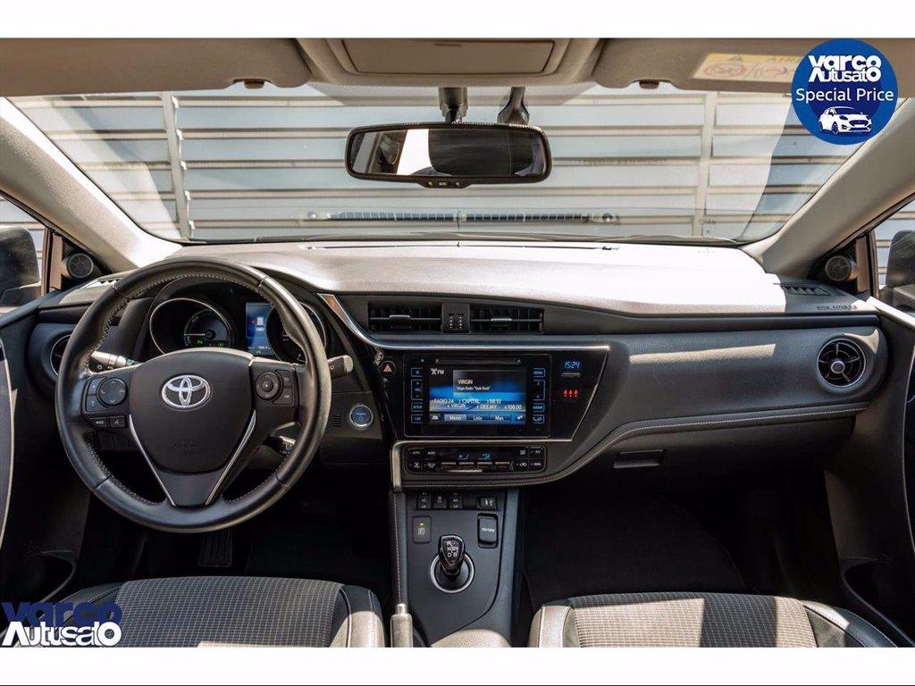 TOYOTA Auris touring sports 1.8h lounge cvt del 2015