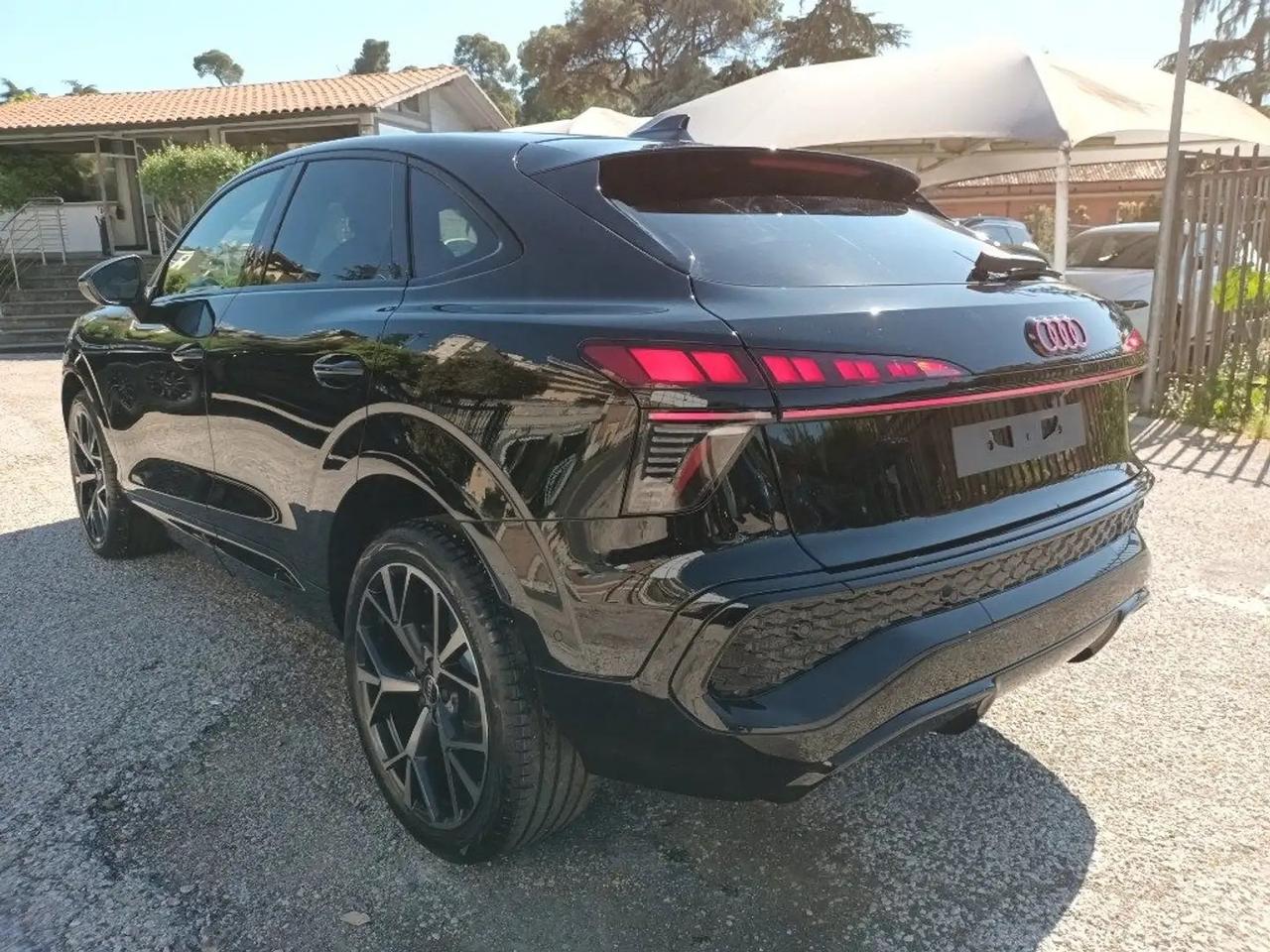 Audi Q3 SPB 35 TDI S-tronic 150cv S-line Black Line KM0