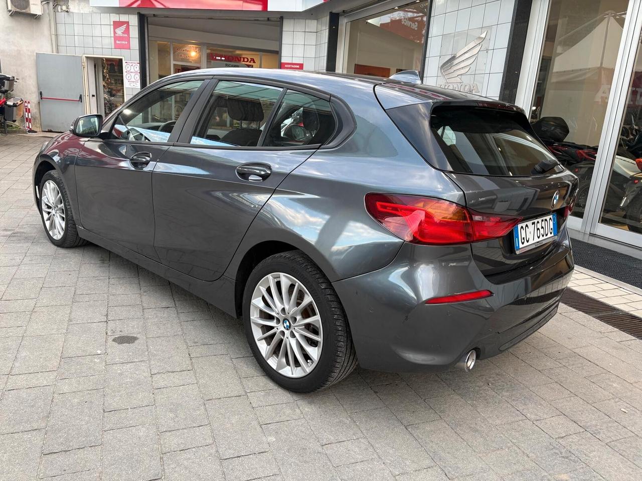 Bmw 116 116d 5p. Business Advantage