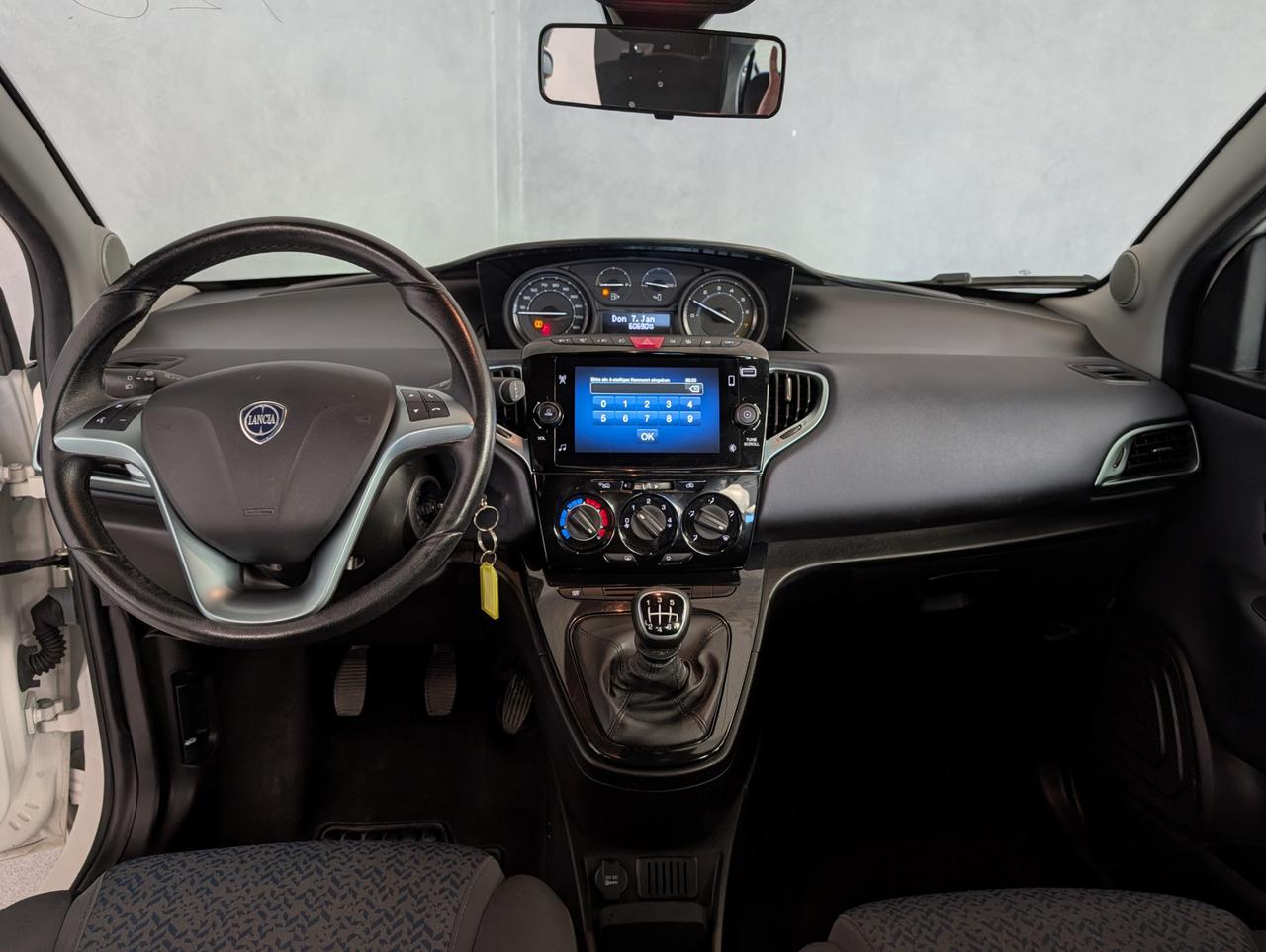 Lancia Ypsilon 1.0 Hybrid 70cv Gold