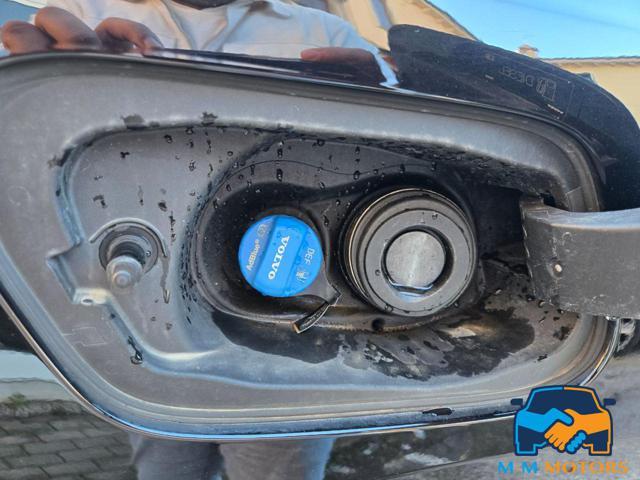 VOLVO XC40 D4 AWD Geartronic Momentum