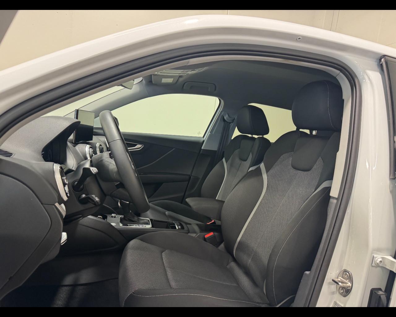 AUDI Q2 35 TDI S-TRONIC S LINE EDITION