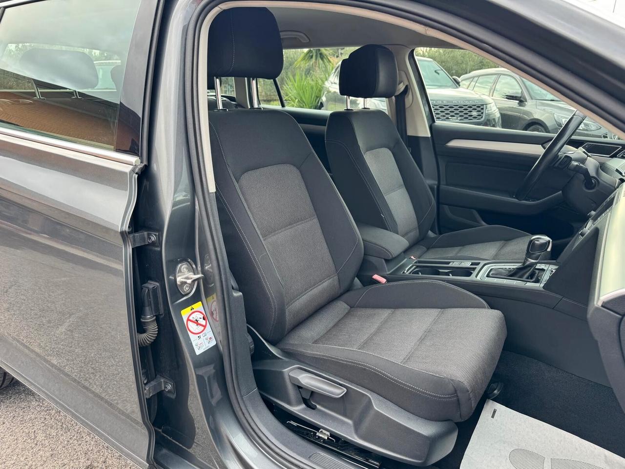 Volkswagen Passat VARIANT 1.6 TDI SCR DSG COMFORTLINE BMT 2017