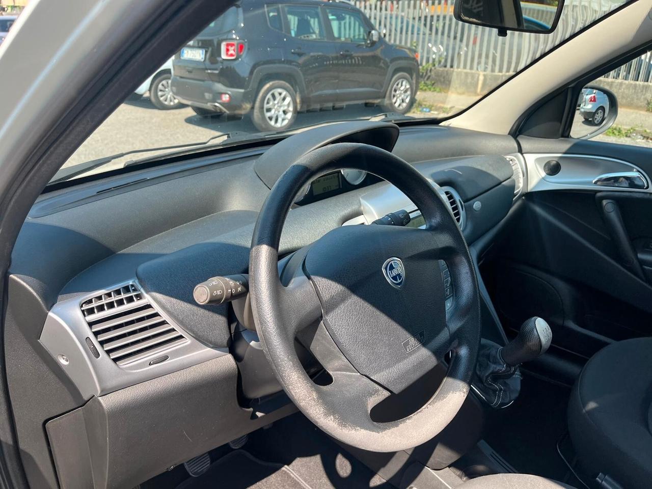 Lancia Ypsilon 1.3 MJT 75 CV Platinum