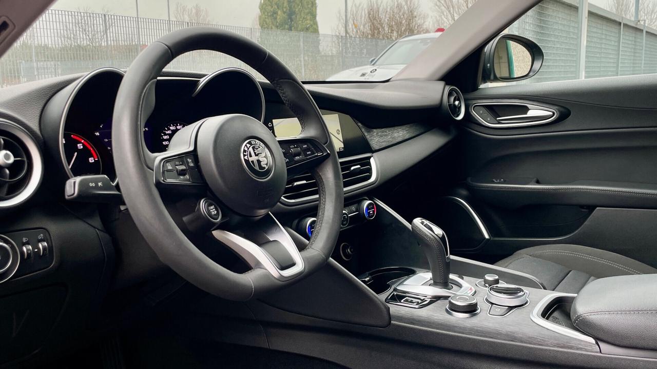 ALFA ROMEO GIULIA 2.2 TURBODIESEL EXECUTIVE 160CV - FULL LED, VETRI PRIVACY, CRUISE CONTROL