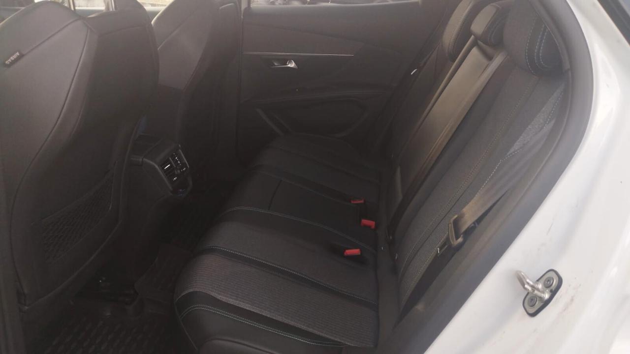 Peugeot 3008 PureTech Turbo 130 S&S EAT8 Active Pack - AutoNauticaRoma