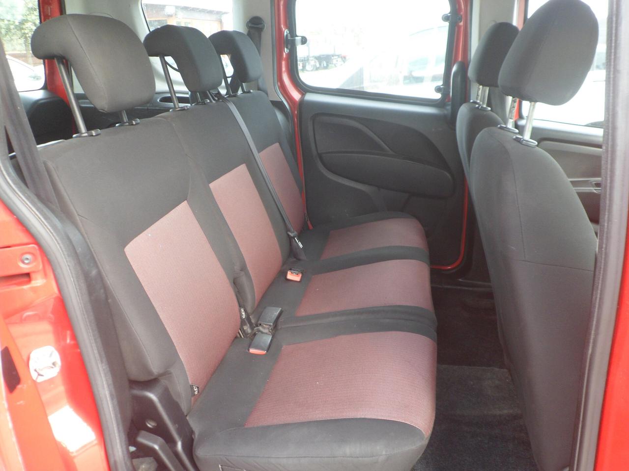 Fiat Doblo 5 posti autocarro