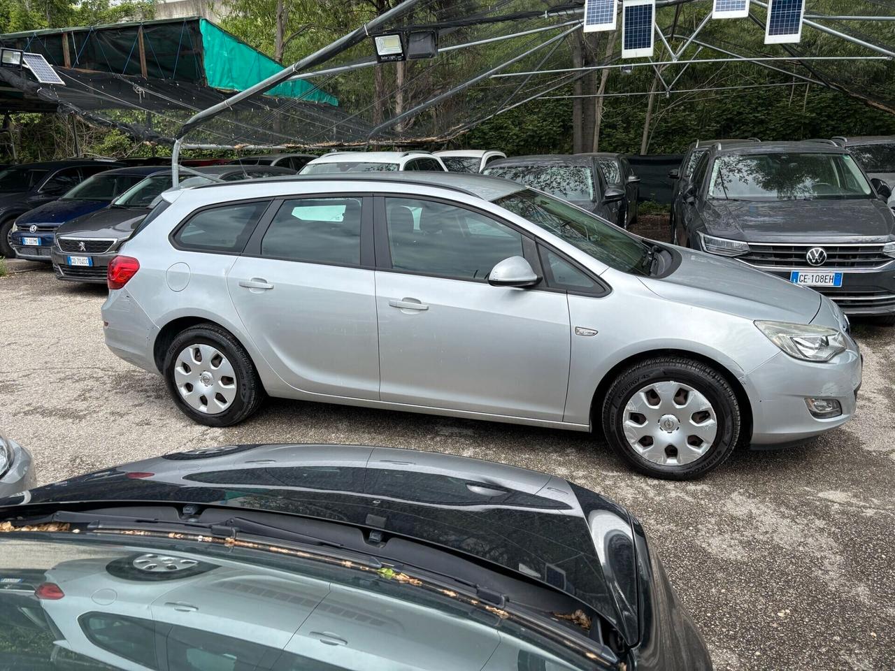 Opel Astra 1.4 100CV Sports Tourer Cosmo ok Neopatentati