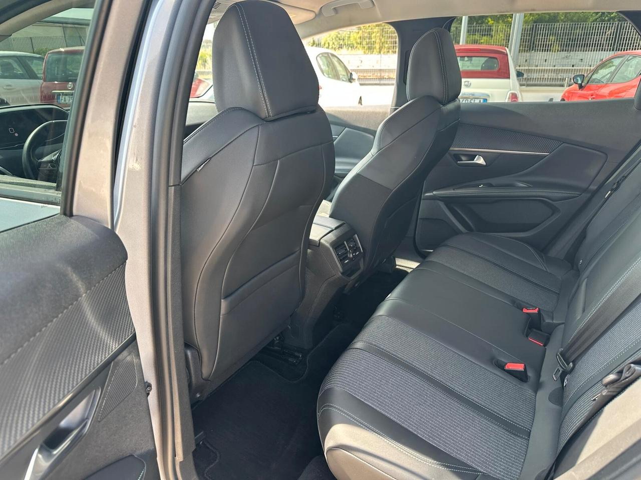 Peugeot 3008 1.5 130CV Allure Pack