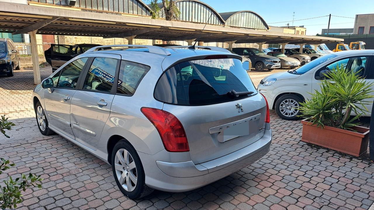Peugeot 308 1.6 HDi 110CV SW Premium 7 Posti