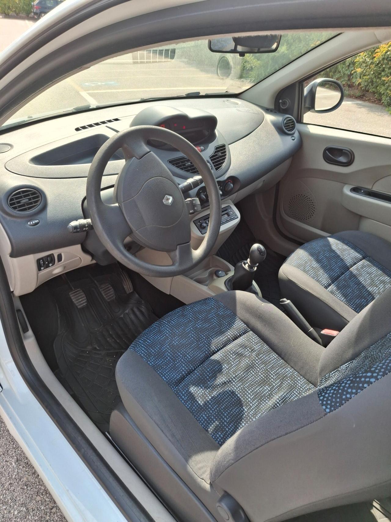 Renault Twingo 1.2 solo 90 mila km per neopatentati