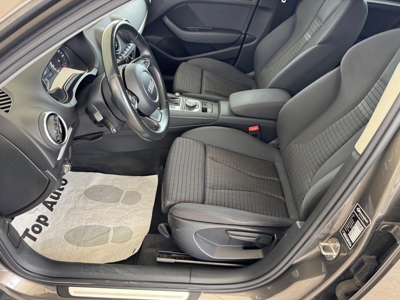 AUDI A3 2.0 TDI S TRONIC DESIGN